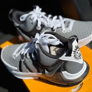 NIKE, Labron Witness 7, Brand New